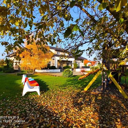 Hotel Graffit Свебодзин Экстерьер фото